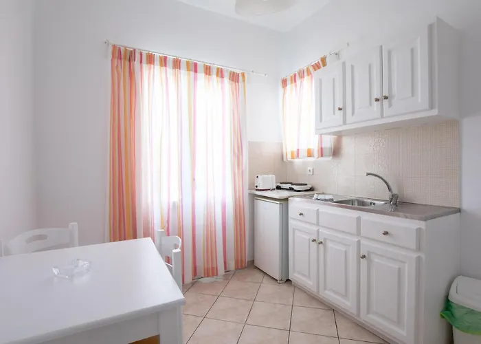 Eleftheria & فندق