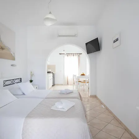 Eleftheria & Hotel Ornos (Mykonos)
