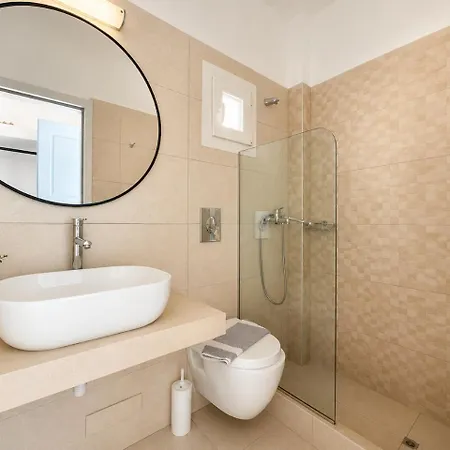 Otel Eleftheria & *