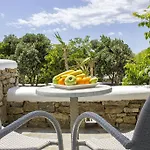 Eleftheria & Hotel Ornos (Mykonos)